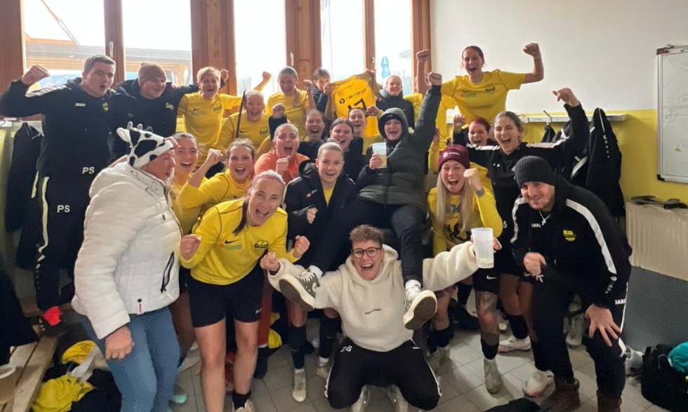 klaus.kl.frauen.oberglan.8.11.team.kabine