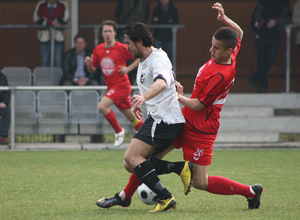 fc_welzenegg_vs_sv_griffen_almedin_hota_stueckler.jpg