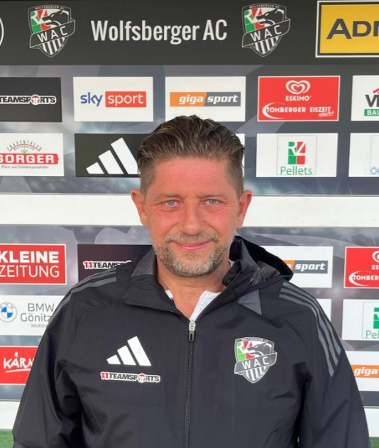 WAC Frauen Trainer christian weber25